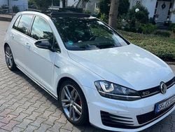 Schwarz Gebraucht 2016 VW Golf VII Sportline Limousine | 14.500 € (Fairer Preis)