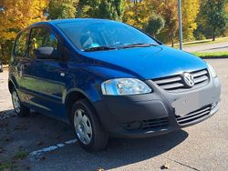 Blau Gebraucht 2008 VW Fox Basis Kleinwagen | 1.700 € (Fairer Preis)