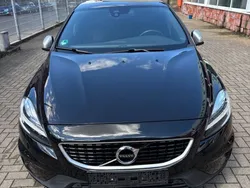 Schwarz Gebraucht 2018 Volvo V40 R-Design Kombi | 15.300 € (Fairer Preis)