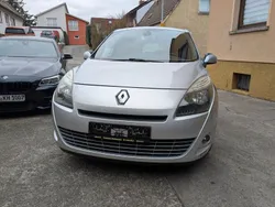 Grau Gebraucht 2010 Renault Grand Scénic III Van / Kleinbus | 3.498 € (Fairer Preis)