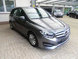 Mountaingrau met. Gebraucht 2018 Mercedes B180 Style Van / Kleinbus | 18.300 € (Guter Preis)