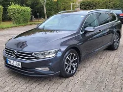 Grau Gebraucht 2021 VW Passat Business Kombi | 17.950 € (Guter Preis)