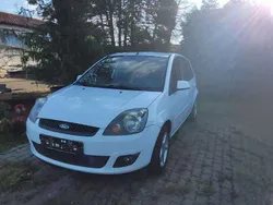 Weiß Gebraucht 2008 Ford Fiesta Style Kleinwagen | 2.500 € (Fairer Preis)