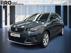Grau Gebraucht 2024 Seat Arona FR SUV | 17.970 € (Fairer Preis)