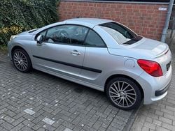 Silber Gebraucht 2007 Peugeot 207 CC Cabrio | 3.900 € (Fairer Preis)