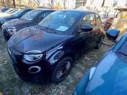 Schwarz Gebraucht 2023 Fiat 500e Limousine | 19.998 € (Guter Preis)