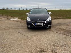 Blau Gebraucht 2014 Peugeot 208 Style Kleinwagen | 6.500 € (Teuer)
