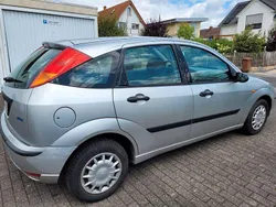 Silber Gebraucht 2003 Ford Focus Limousine | 949 € (Guter Preis)