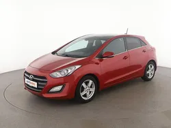 Rot Gebraucht 2016 Hyundai i30 Passion Limousine | 11.690 € (Fairer Preis)
