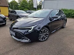 Mysticschwarz mica Gebraucht 2024 Toyota Corolla Team | 26.990 € (Fairer Preis)