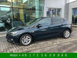 Smaragd gruen (mi) Gebraucht 2016 Opel Astra Innovation Limousine | 6.499 € (Etwas zu teuer)
