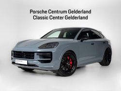 Grau Gebraucht 2024 Porsche Cayenne Turbo E-Hybrid SUV | 199.900 € (Teuer)
