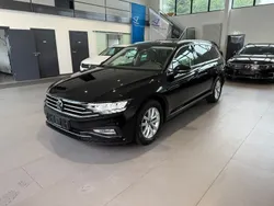 Schwarz Gebraucht 2023 VW Passat Business Limousine | 25.499 € (Fairer Preis)