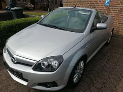 Grau Gebraucht 2005 Opel Tigra Sport Cabrio | 2.950 € (Fairer Preis)