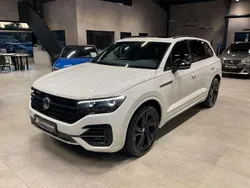 Pure white Gebraucht 2019 VW Touareg R-line SUV | 37.980 € (Teuer)