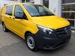 Gelb Gebraucht 2021 Mercedes Vito Van / Kleinbus | 17.490 €