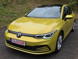 Gelb Gebraucht 2020 VW Golf VIII Life Limousine | 16.500 € (Superpreis)