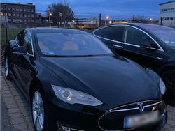 Schwarz Gebraucht 2015 Tesla Model S Kleinwagen | 20.000 € (Guter Preis)