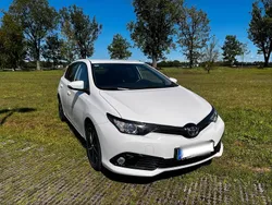 Weiß Gebraucht 2018 Toyota Auris Team Limousine | 12.500 € (Fairer Preis)