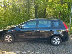 Blau Gebraucht 2011 Hyundai i30 Kombi | 3.000 € (Fairer Preis)