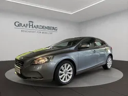 Grau Gebraucht 2016 Volvo V40 You! Kombi | 14.890 € (Teuer)