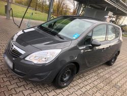 Grau Gebraucht 2013 Opel Meriva Van / Kleinbus | 4.700 €