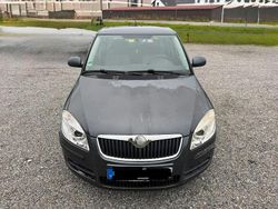 Grau Gebraucht 2008 Skoda Fabia Kleinwagen | 1.700 € (Fairer Preis)