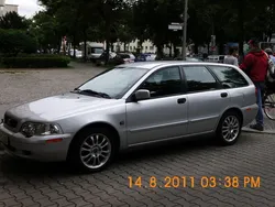 Silber metallic Gebraucht 2003 Volvo V40 Kombi | 5.499 €