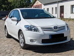 Weiß Gebraucht 2012 Toyota Auris Basis Limousine | 7.499 € (Teuer)