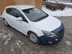 Weiß Gebraucht 2011 Opel Astra Limousine | 2.999 € (Superpreis)