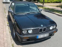 Schwarz Gebraucht 1992 BMW 316 Cabrio | 12.000 €
