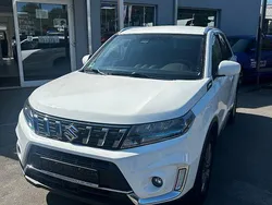 Weiß Gebraucht 2023 Suzuki Vitara Comfort SUV | 19.999 € (Fairer Preis)