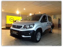 Grau Gebraucht 2020 Peugeot Rifter Active Van / Kleinbus | 15.999 € (Guter Preis)