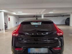 Schwarz Gebraucht 2016 Volvo V40 Momentum Limousine | 11.300 € (Superpreis)