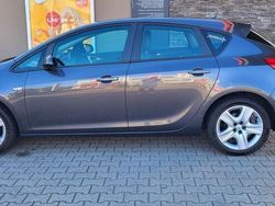 Grau Gebraucht 2012 Opel Astra Edition Limousine | 6.000 € (Fairer Preis)