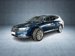 Blau Gebraucht 2023 VW Passat Elegance Kombi | 29.976 € (Fairer Preis)