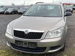 Grau Gebraucht 2013 Skoda Octavia Kombi | 3.200 € (Superpreis)