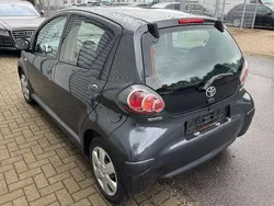 Grau Gebraucht 2009 Toyota Aygo Kleinwagen | 6.490 € (Teuer)