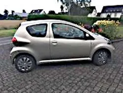 Beige Gebraucht 2007 Toyota Aygo Kleinwagen | 3.499 € (Etwas zu teuer)