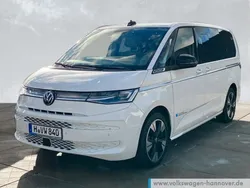 Candyweiß Gebraucht 2024 VW Multivan Style Limousine | 59.880 € (Fairer Preis)