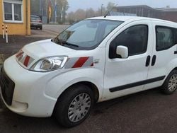 Weiß Gebraucht 2012 Fiat Qubo Lounge Van / Kleinbus | 4.990 €