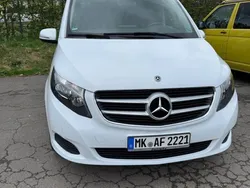 Weiß Gebraucht 2018 Mercedes V220 Van / Kleinbus | 40.000 € (Fairer Preis)
