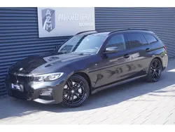 (black sapphire metallic) Gebraucht 2022 BMW 330 M Sport Kombi | 44.018 €