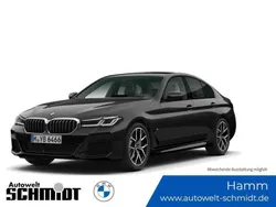 Saphirschwarz metallic Gebraucht 2023 BMW 520 M Sport Limousine | 45.390 € (Etwas zu teuer)