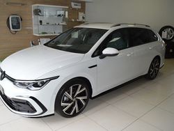 Pure white Gebraucht 2024 VW Golf VIII R-line Kombi | 33.880 € (Fairer Preis)