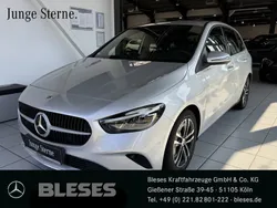 Iridiumsilber Gebraucht 2023 Mercedes B180 Style Van / Kleinbus | 29.980 € (Fairer Preis)