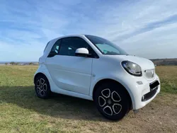 Weiß Gebraucht 2016 Smart ForTwo Coupé Prime Kleinwagen | 9.499 € (Etwas zu teuer)
