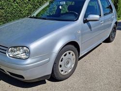 Silber Gebraucht 2002 VW Golf IV Kleinwagen | 1.850 €