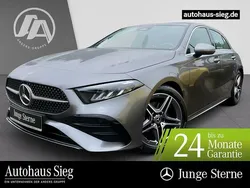 Mountaingrau Gebraucht 2024 Mercedes A180 AMG Limousine | 30.984 € (Fairer Preis)