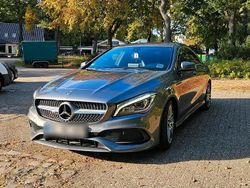 Grau Gebraucht 2018 Mercedes CLA180 AMG line Limousine | 20.000 € (Fairer Preis)